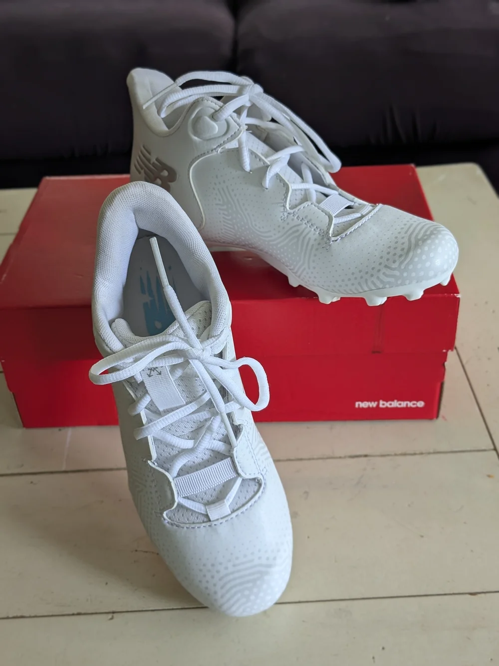 BRAND NEW: YOUTH: New Balance Freeze V3 Jr White Lacrosse Cleat - Size 5.5